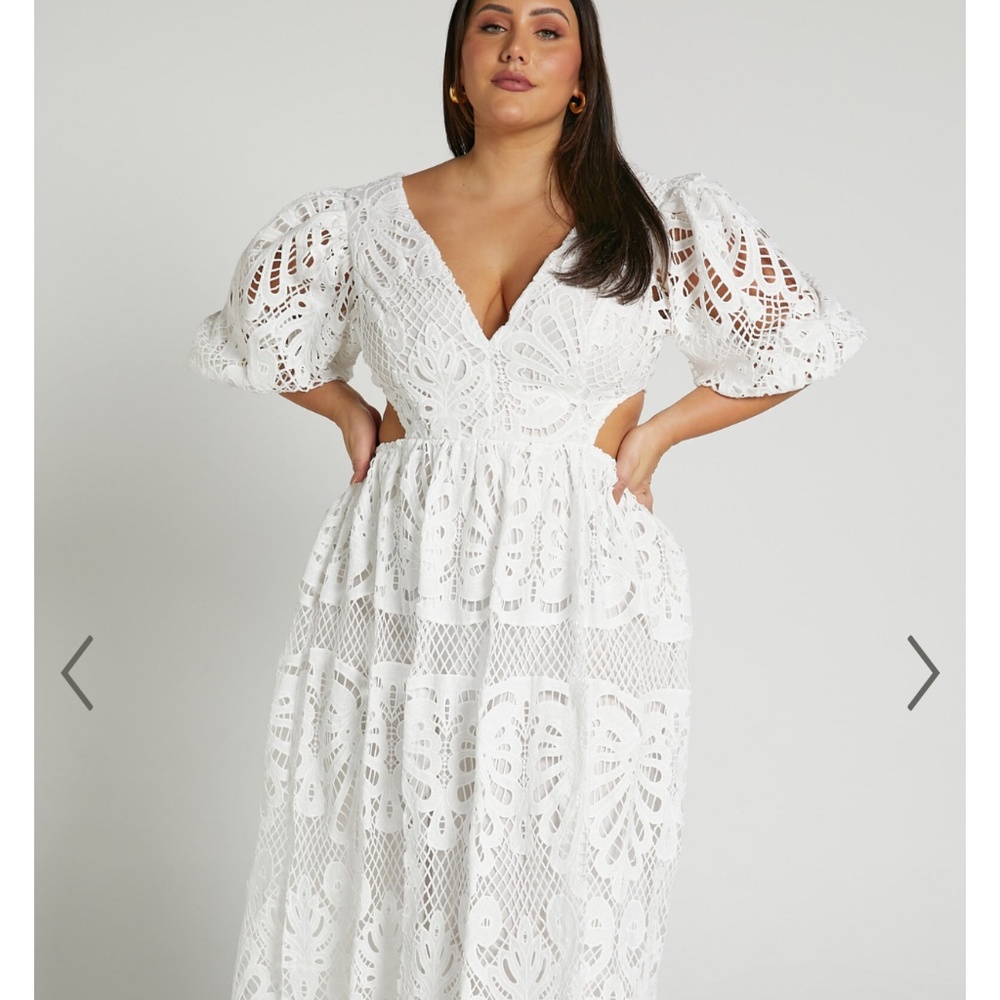 Showpo Anieshaya Midi dress V-neck Lace size 16